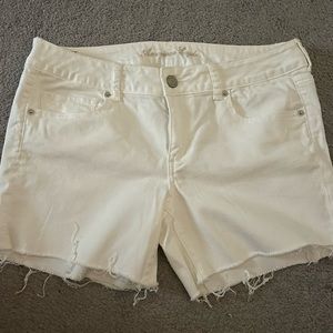 American eagle white shorts